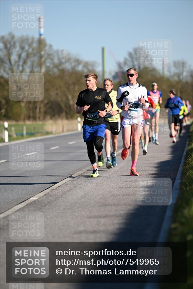 06.04.2025 - 44. Internationalen Wilhelmsburger Insellauf Dr. Thomas Lammeyer http://msf.ph/oto/7549965 06.04.2025 09:20:17 Laufen 3599, 3600 meine-sportfotos.de