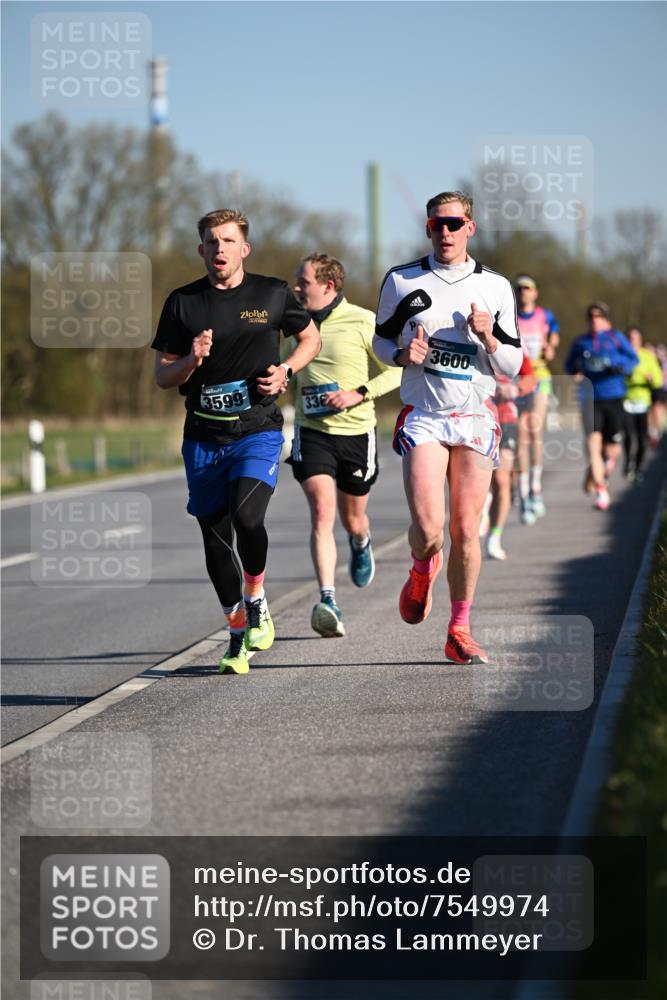06.04.2025 - 44. Internationalen Wilhelmsburger Insellauf Dr. Thomas Lammeyer http://msf.ph/oto/7549974 06.04.2025 09:20:19 Laufen 3599, 3600 meine-sportfotos.de