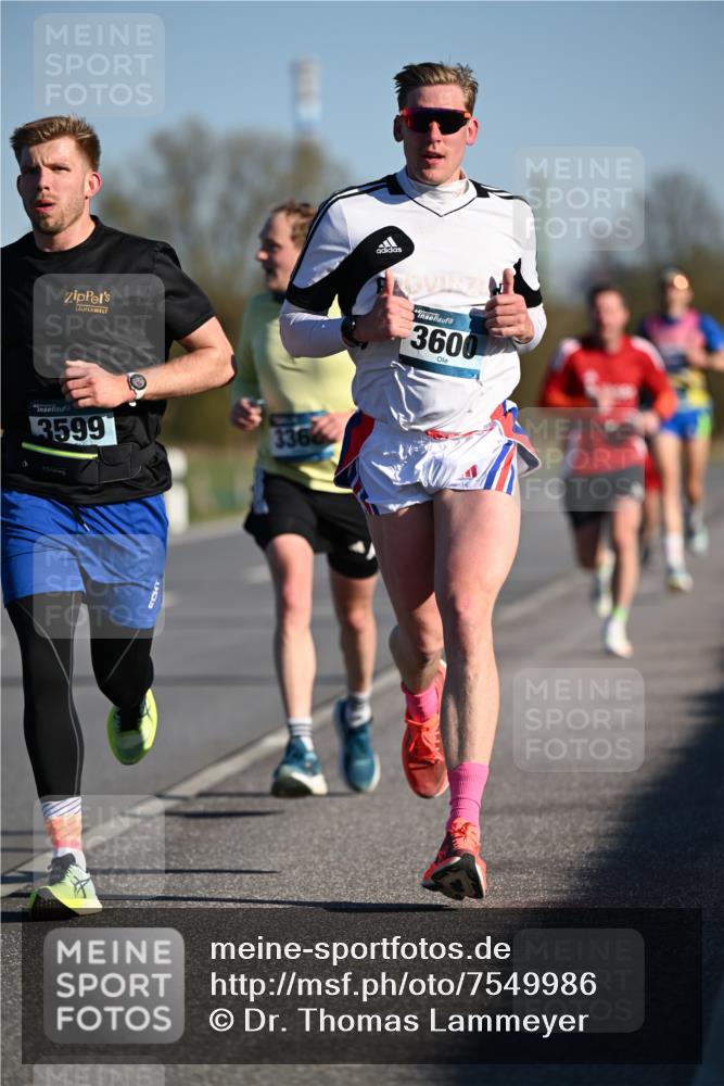 06.04.2025 - 44. Internationalen Wilhelmsburger Insellauf Dr. Thomas Lammeyer http://msf.ph/oto/7549986 06.04.2025 09:20:21 Laufen 3599, 336, 3600, 1 meine-sportfotos.de