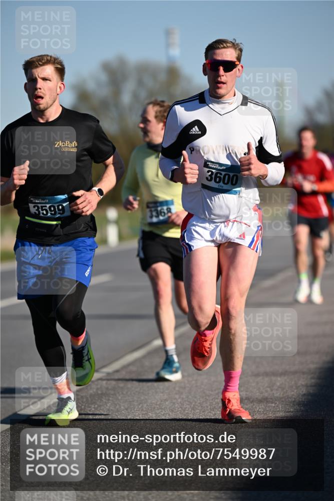 06.04.2025 - 44. Internationalen Wilhelmsburger Insellauf Dr. Thomas Lammeyer http://msf.ph/oto/7549987 06.04.2025 09:20:21 Laufen 3599, 3368, 3600 meine-sportfotos.de