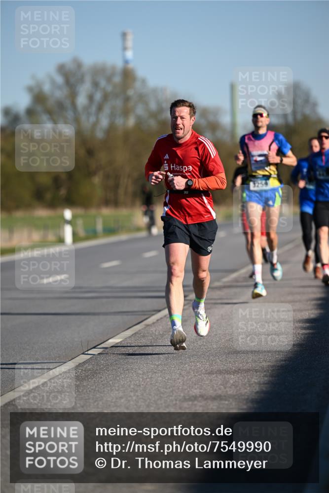 06.04.2025 - 44. Internationalen Wilhelmsburger Insellauf Dr. Thomas Lammeyer http://msf.ph/oto/7549990 06.04.2025 09:20:23 Laufen  meine-sportfotos.de
