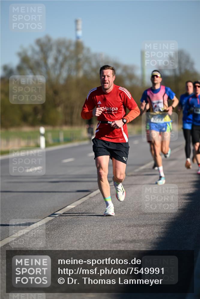 06.04.2025 - 44. Internationalen Wilhelmsburger Insellauf Dr. Thomas Lammeyer http://msf.ph/oto/7549991 06.04.2025 09:20:23 Laufen 3439, 247 meine-sportfotos.de