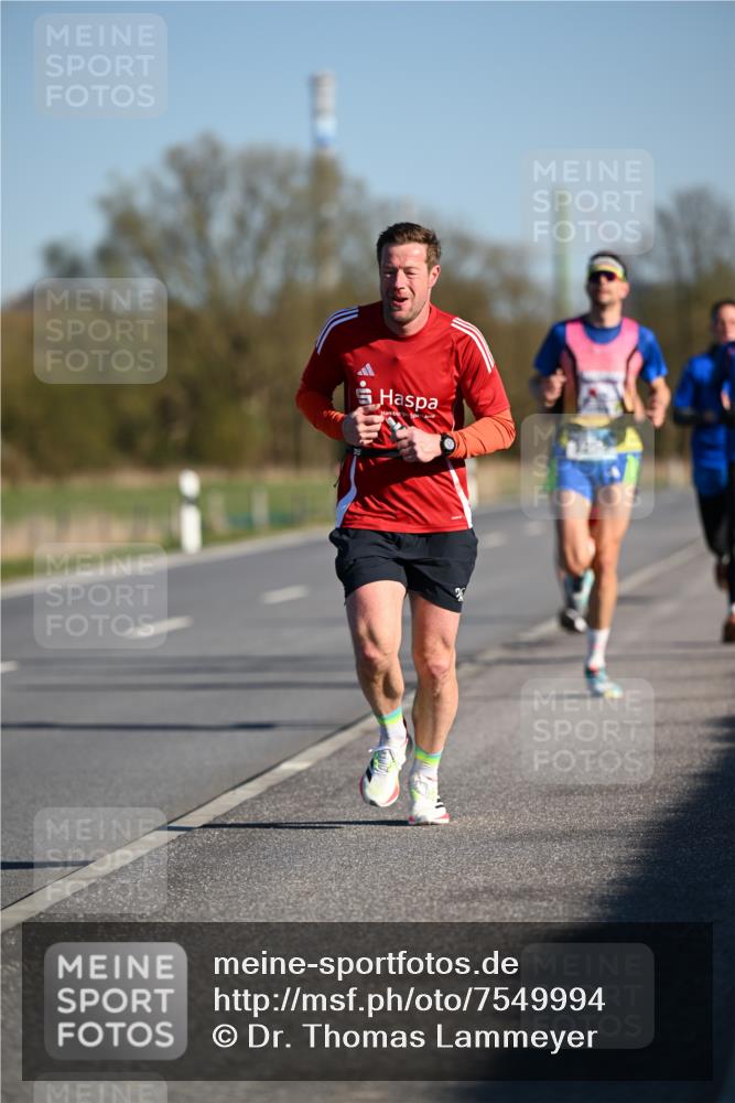 06.04.2025 - 44. Internationalen Wilhelmsburger Insellauf Dr. Thomas Lammeyer http://msf.ph/oto/7549994 06.04.2025 09:20:23 Laufen  meine-sportfotos.de