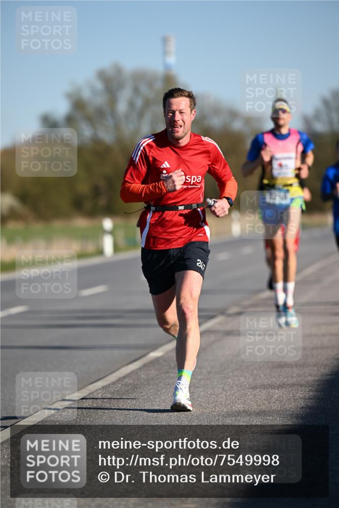 06.04.2025 - 44. Internationalen Wilhelmsburger Insellauf Dr. Thomas Lammeyer http://msf.ph/oto/7549998 06.04.2025 09:20:24 Laufen 247 meine-sportfotos.de