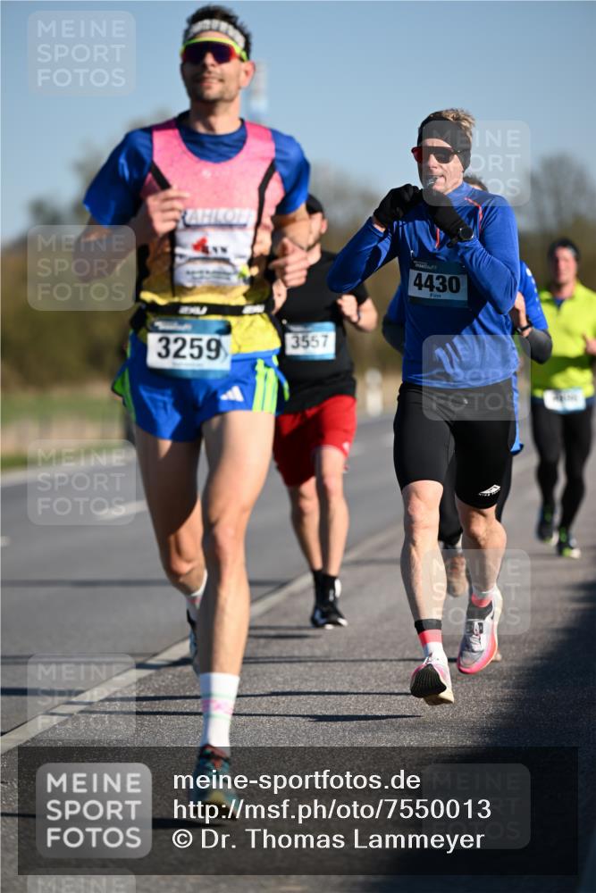 06.04.2025 - 44. Internationalen Wilhelmsburger Insellauf Dr. Thomas Lammeyer http://msf.ph/oto/7550013 06.04.2025 09:20:27 Laufen 3259, 3557, 4430 meine-sportfotos.de