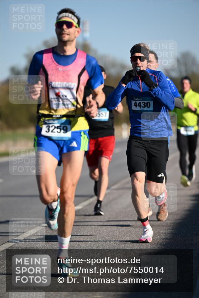 06.04.2025 - 44. Internationalen Wilhelmsburger Insellauf Dr. Thomas Lammeyer http://msf.ph/oto/7550014 06.04.2025 09:20:27 Laufen 3259, 557, 4430 meine-sportfotos.de