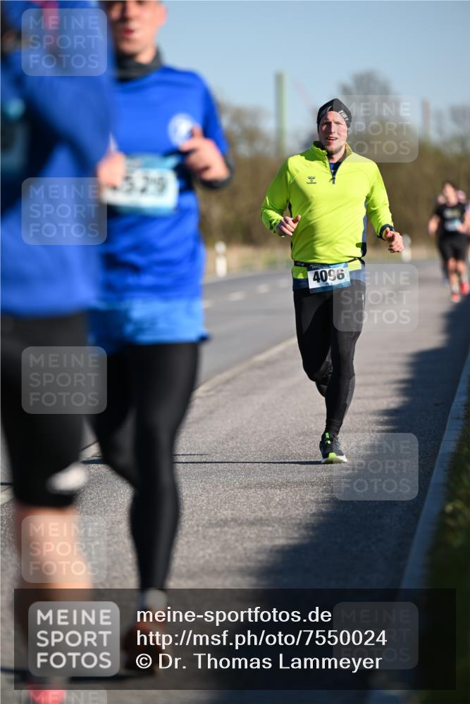 06.04.2025 - 44. Internationalen Wilhelmsburger Insellauf Dr. Thomas Lammeyer http://msf.ph/oto/7550024 06.04.2025 09:20:29 Laufen 529, 4096 meine-sportfotos.de