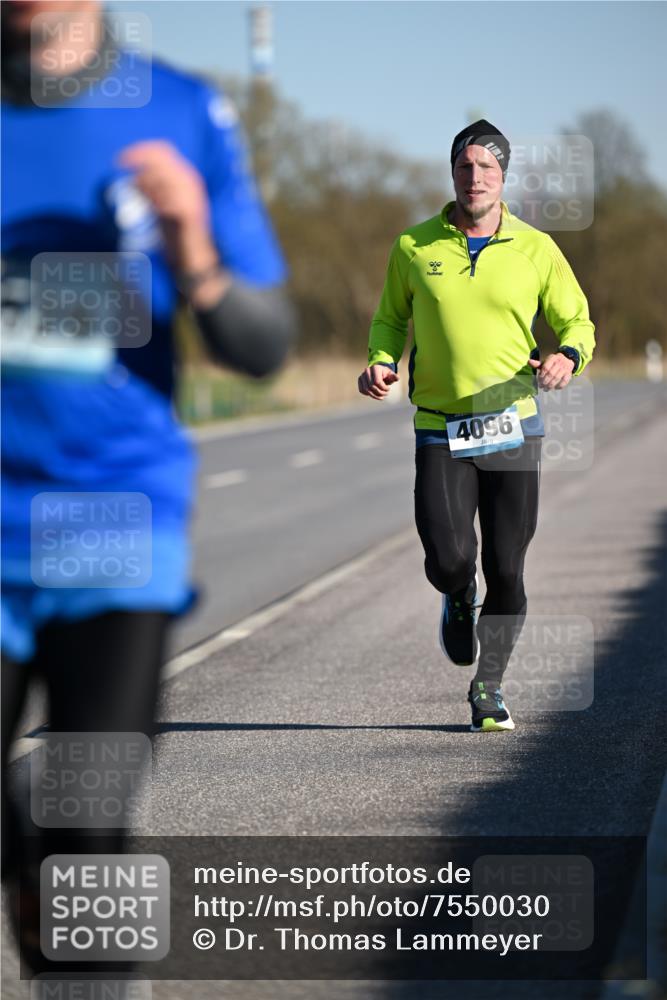 06.04.2025 - 44. Internationalen Wilhelmsburger Insellauf Dr. Thomas Lammeyer http://msf.ph/oto/7550030 06.04.2025 09:20:30 Laufen 4096 meine-sportfotos.de