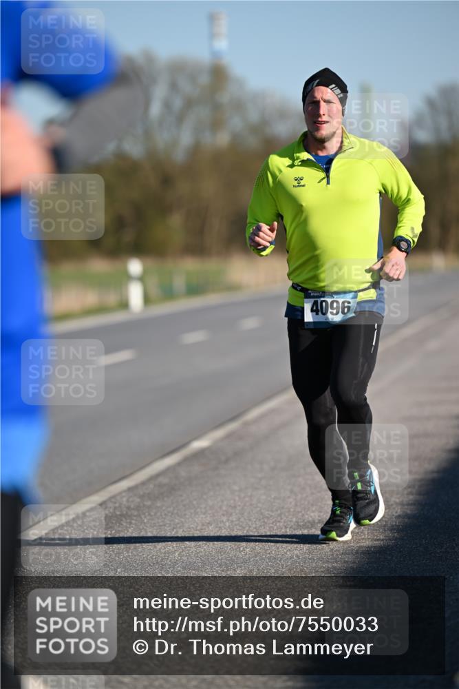 06.04.2025 - 44. Internationalen Wilhelmsburger Insellauf Dr. Thomas Lammeyer http://msf.ph/oto/7550033 06.04.2025 09:20:30 Laufen 4096 meine-sportfotos.de