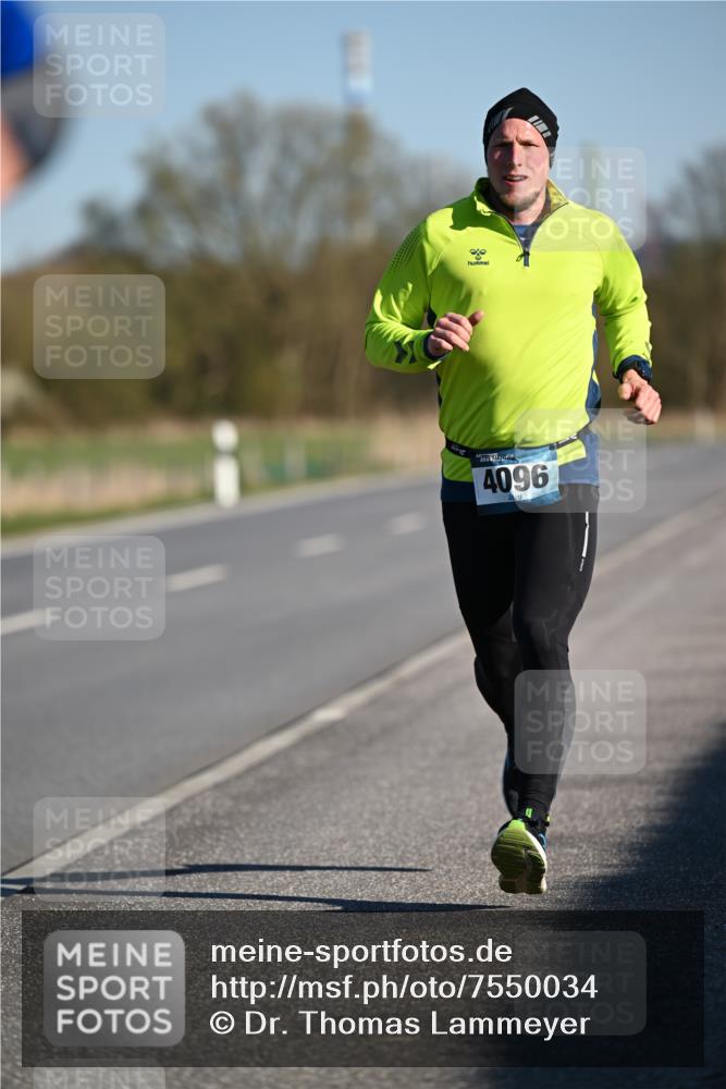 06.04.2025 - 44. Internationalen Wilhelmsburger Insellauf Dr. Thomas Lammeyer http://msf.ph/oto/7550034 06.04.2025 09:20:30 Laufen 4096 meine-sportfotos.de