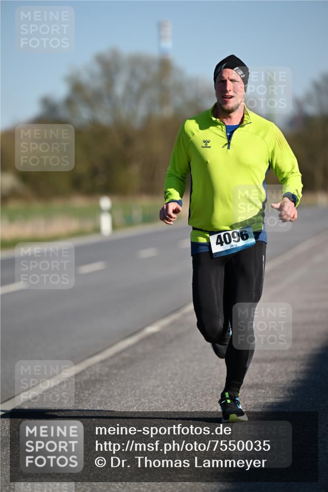 06.04.2025 - 44. Internationalen Wilhelmsburger Insellauf Dr. Thomas Lammeyer http://msf.ph/oto/7550035 06.04.2025 09:20:30 Laufen 4096 meine-sportfotos.de