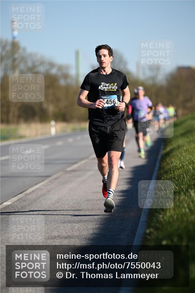 06.04.2025 - 44. Internationalen Wilhelmsburger Insellauf Dr. Thomas Lammeyer http://msf.ph/oto/7550043 06.04.2025 09:20:40 Laufen 456 meine-sportfotos.de