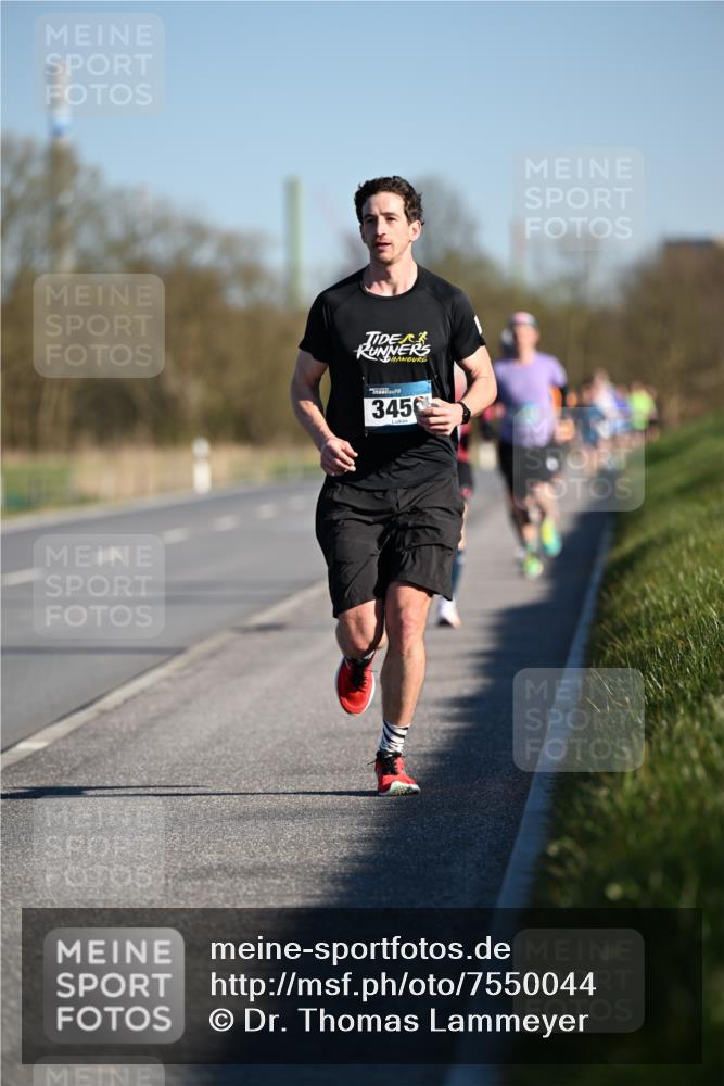 06.04.2025 - 44. Internationalen Wilhelmsburger Insellauf Dr. Thomas Lammeyer http://msf.ph/oto/7550044 06.04.2025 09:20:40 Laufen 345 meine-sportfotos.de