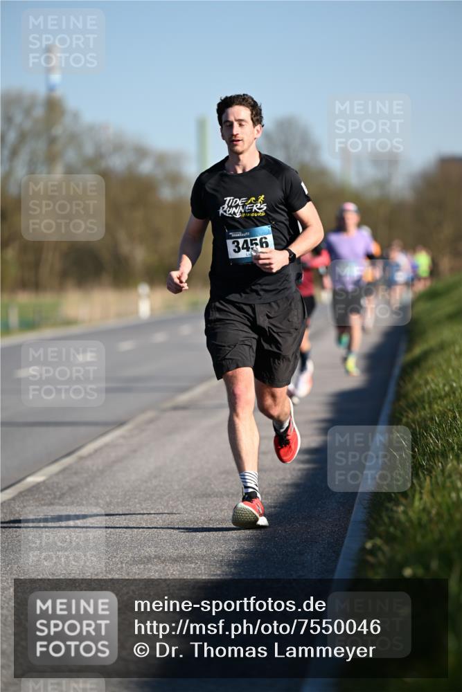 06.04.2025 - 44. Internationalen Wilhelmsburger Insellauf Dr. Thomas Lammeyer http://msf.ph/oto/7550046 06.04.2025 09:20:40 Laufen 3456 meine-sportfotos.de