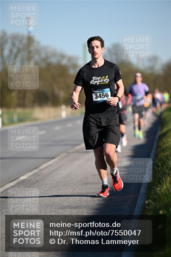 06.04.2025 - 44. Internationalen Wilhelmsburger Insellauf Dr. Thomas Lammeyer http://msf.ph/oto/7550047 06.04.2025 09:20:40 Laufen 3456 meine-sportfotos.de