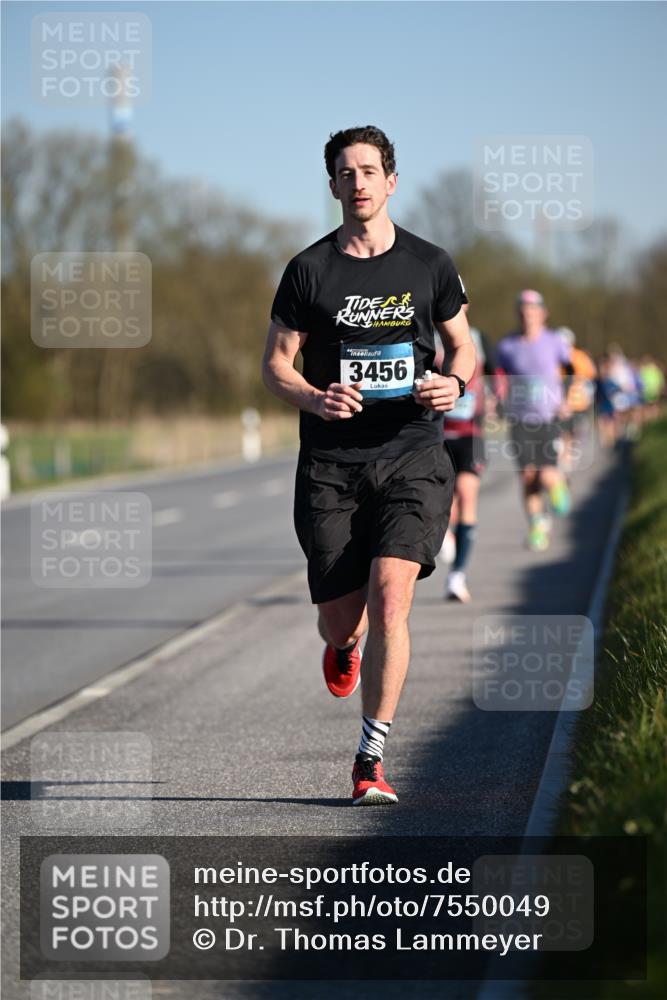 06.04.2025 - 44. Internationalen Wilhelmsburger Insellauf Dr. Thomas Lammeyer http://msf.ph/oto/7550049 06.04.2025 09:20:41 Laufen 3456 meine-sportfotos.de