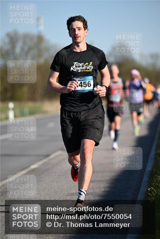 06.04.2025 - 44. Internationalen Wilhelmsburger Insellauf Dr. Thomas Lammeyer http://msf.ph/oto/7550054 06.04.2025 09:20:41 Laufen 456 meine-sportfotos.de
