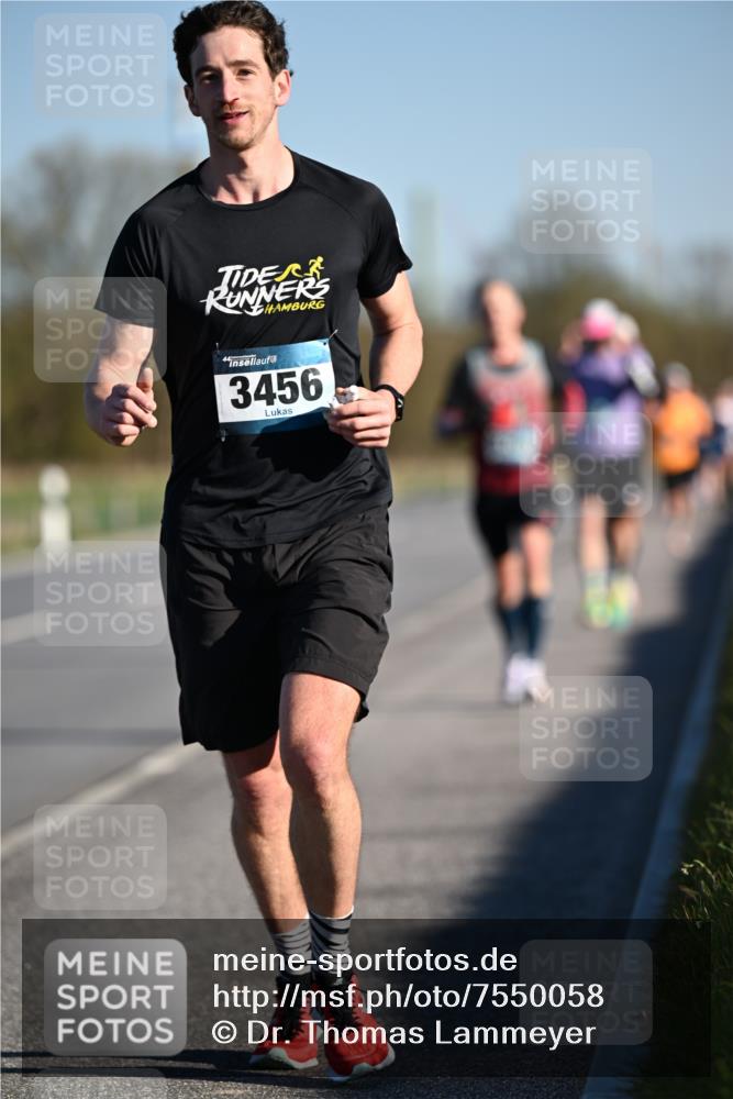 06.04.2025 - 44. Internationalen Wilhelmsburger Insellauf Dr. Thomas Lammeyer http://msf.ph/oto/7550058 06.04.2025 09:20:42 Laufen 3456 meine-sportfotos.de
