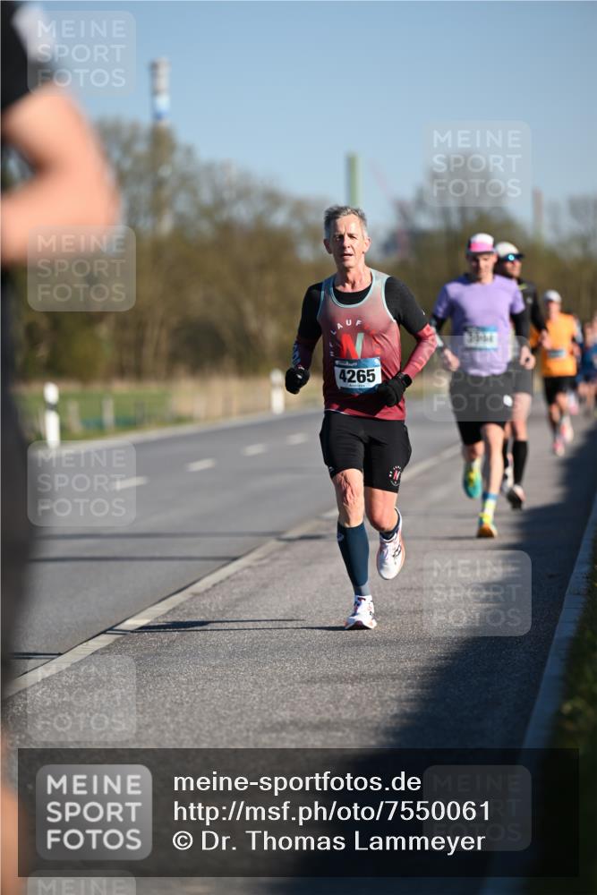 06.04.2025 - 44. Internationalen Wilhelmsburger Insellauf Dr. Thomas Lammeyer http://msf.ph/oto/7550061 06.04.2025 09:20:43 Laufen 4265 meine-sportfotos.de