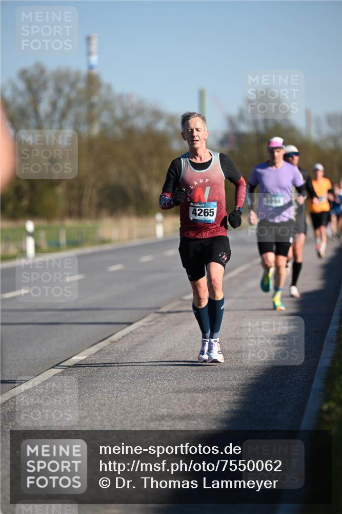 06.04.2025 - 44. Internationalen Wilhelmsburger Insellauf Dr. Thomas Lammeyer http://msf.ph/oto/7550062 06.04.2025 09:20:43 Laufen 4265 meine-sportfotos.de