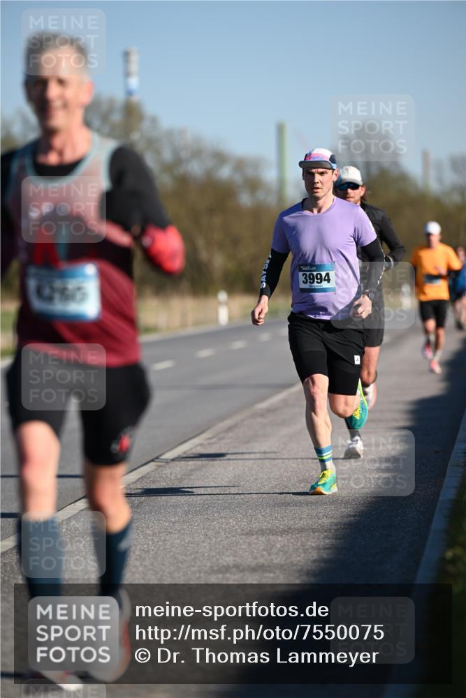 06.04.2025 - 44. Internationalen Wilhelmsburger Insellauf Dr. Thomas Lammeyer http://msf.ph/oto/7550075 06.04.2025 09:20:46 Laufen 3994 meine-sportfotos.de