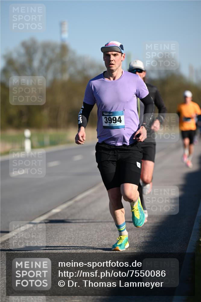 06.04.2025 - 44. Internationalen Wilhelmsburger Insellauf Dr. Thomas Lammeyer http://msf.ph/oto/7550086 06.04.2025 09:20:47 Laufen 3994 meine-sportfotos.de