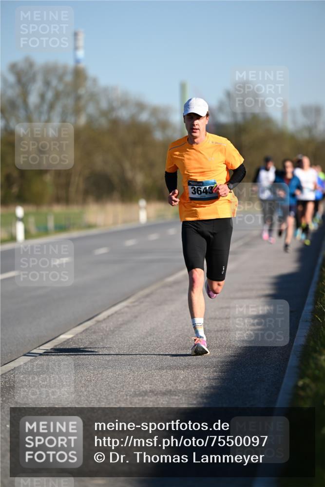 06.04.2025 - 44. Internationalen Wilhelmsburger Insellauf Dr. Thomas Lammeyer http://msf.ph/oto/7550097 06.04.2025 09:20:52 Laufen 3643 meine-sportfotos.de