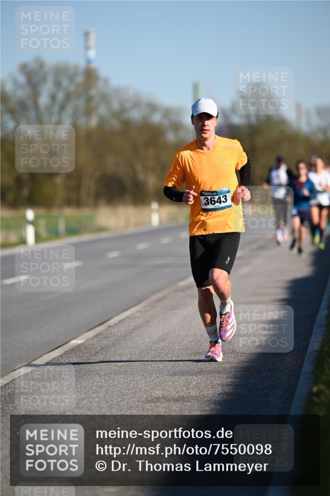 06.04.2025 - 44. Internationalen Wilhelmsburger Insellauf Dr. Thomas Lammeyer http://msf.ph/oto/7550098 06.04.2025 09:20:52 Laufen 3643 meine-sportfotos.de