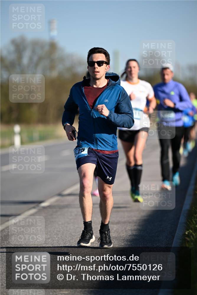 06.04.2025 - 44. Internationalen Wilhelmsburger Insellauf Dr. Thomas Lammeyer http://msf.ph/oto/7550126 06.04.2025 09:21:01 Laufen  meine-sportfotos.de