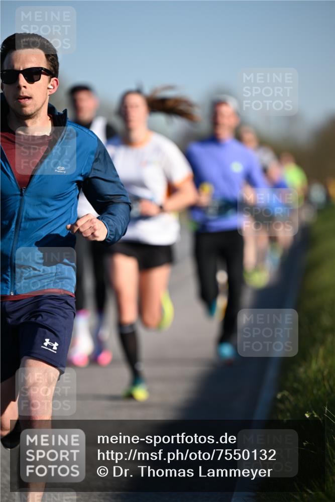 06.04.2025 - 44. Internationalen Wilhelmsburger Insellauf Dr. Thomas Lammeyer http://msf.ph/oto/7550132 06.04.2025 09:21:02 Laufen 1 meine-sportfotos.de