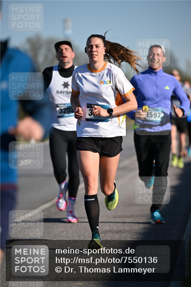 06.04.2025 - 44. Internationalen Wilhelmsburger Insellauf Dr. Thomas Lammeyer http://msf.ph/oto/7550136 06.04.2025 09:21:03 Laufen 3203, 3597 meine-sportfotos.de
