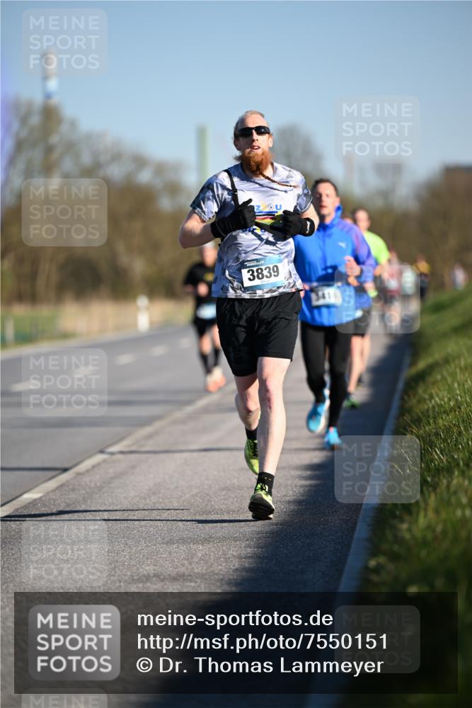 06.04.2025 - 44. Internationalen Wilhelmsburger Insellauf Dr. Thomas Lammeyer http://msf.ph/oto/7550151 06.04.2025 09:21:06 Laufen 3839 meine-sportfotos.de
