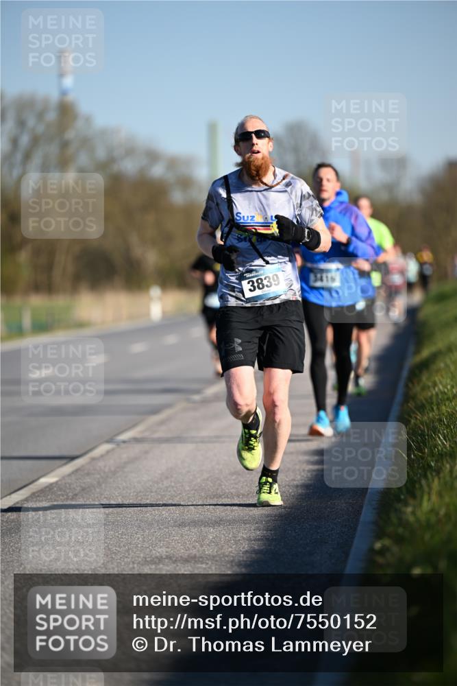 06.04.2025 - 44. Internationalen Wilhelmsburger Insellauf Dr. Thomas Lammeyer http://msf.ph/oto/7550152 06.04.2025 09:21:06 Laufen 3839, 3416 meine-sportfotos.de
