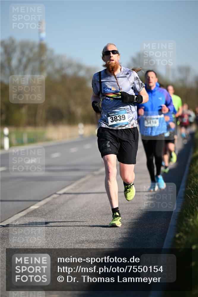 06.04.2025 - 44. Internationalen Wilhelmsburger Insellauf Dr. Thomas Lammeyer http://msf.ph/oto/7550154 06.04.2025 09:21:07 Laufen 3839, 3416 meine-sportfotos.de