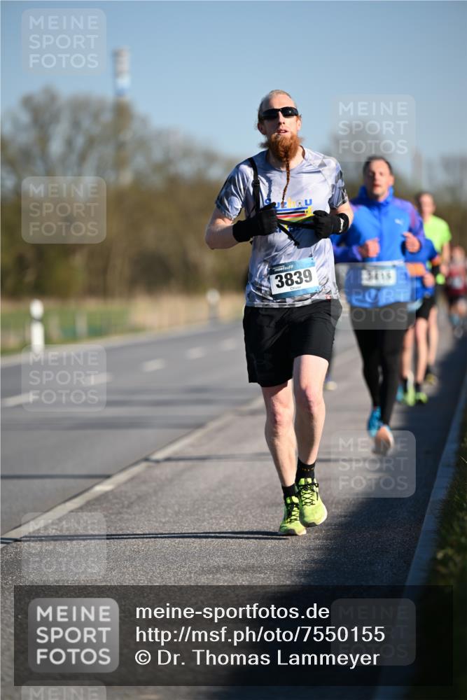 06.04.2025 - 44. Internationalen Wilhelmsburger Insellauf Dr. Thomas Lammeyer http://msf.ph/oto/7550155 06.04.2025 09:21:07 Laufen 3839, 3416 meine-sportfotos.de