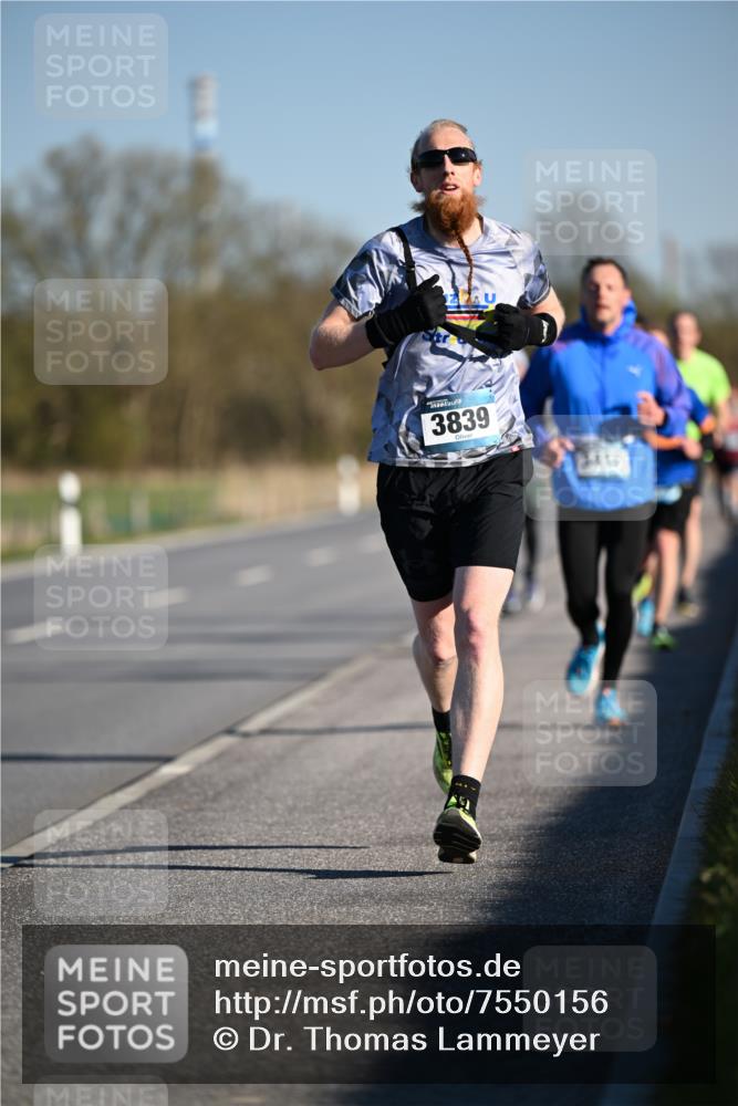 06.04.2025 - 44. Internationalen Wilhelmsburger Insellauf Dr. Thomas Lammeyer http://msf.ph/oto/7550156 06.04.2025 09:21:07 Laufen 3839 meine-sportfotos.de