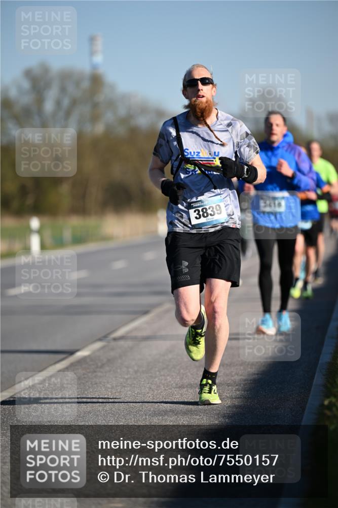 06.04.2025 - 44. Internationalen Wilhelmsburger Insellauf Dr. Thomas Lammeyer http://msf.ph/oto/7550157 06.04.2025 09:21:07 Laufen 3839 meine-sportfotos.de