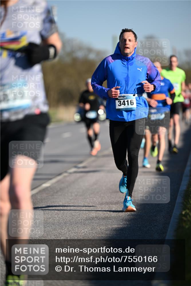 06.04.2025 - 44. Internationalen Wilhelmsburger Insellauf Dr. Thomas Lammeyer http://msf.ph/oto/7550166 06.04.2025 09:21:09 Laufen 1639, 3416 meine-sportfotos.de