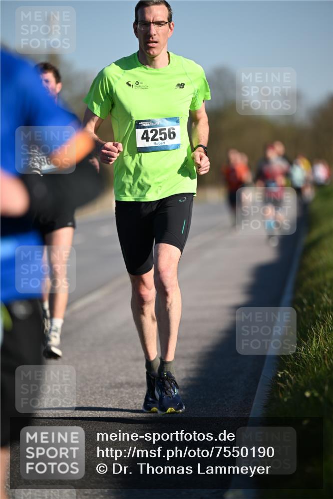 06.04.2025 - 44. Internationalen Wilhelmsburger Insellauf Dr. Thomas Lammeyer http://msf.ph/oto/7550190 06.04.2025 09:21:14 Laufen 4256 meine-sportfotos.de