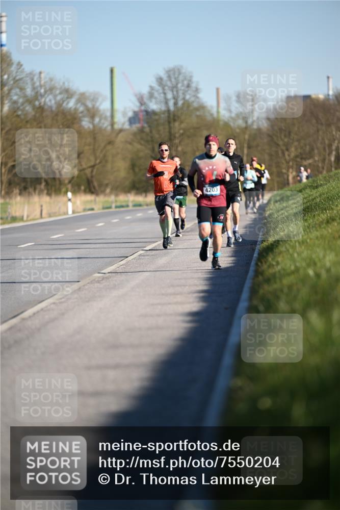 06.04.2025 - 44. Internationalen Wilhelmsburger Insellauf Dr. Thomas Lammeyer http://msf.ph/oto/7550204 06.04.2025 09:21:17 Laufen 4203 meine-sportfotos.de