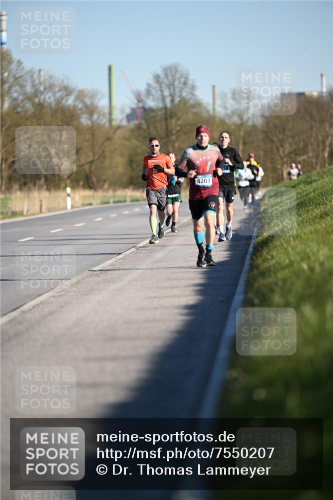 06.04.2025 - 44. Internationalen Wilhelmsburger Insellauf Dr. Thomas Lammeyer http://msf.ph/oto/7550207 06.04.2025 09:21:17 Laufen 4203 meine-sportfotos.de