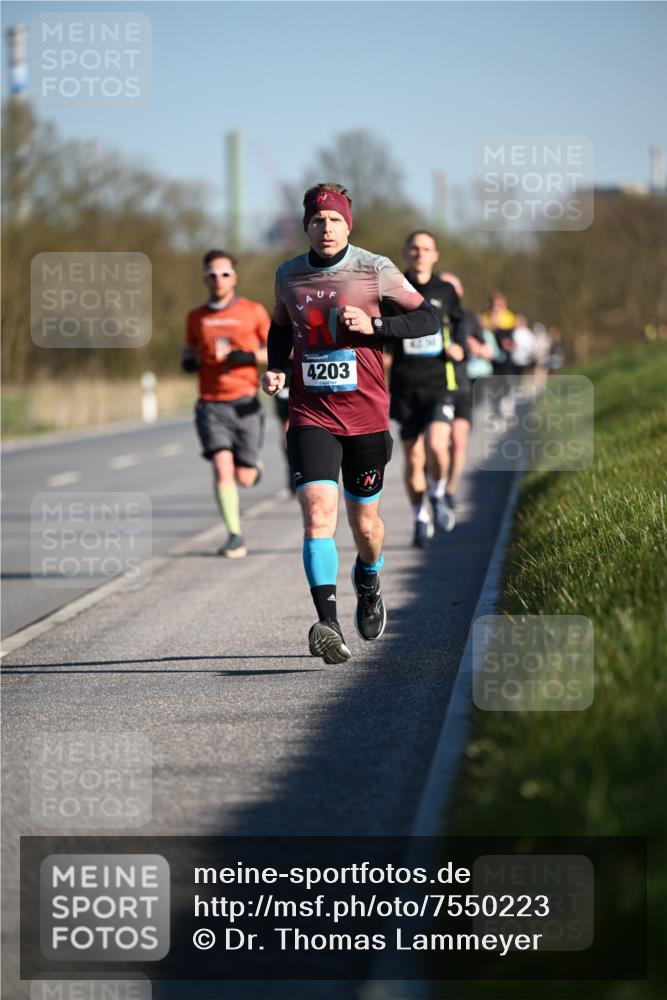 06.04.2025 - 44. Internationalen Wilhelmsburger Insellauf Dr. Thomas Lammeyer http://msf.ph/oto/7550223 06.04.2025 09:21:21 Laufen 4203 meine-sportfotos.de