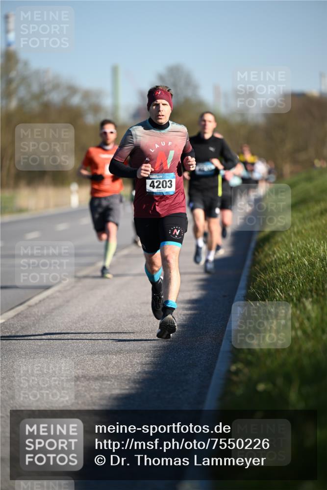 06.04.2025 - 44. Internationalen Wilhelmsburger Insellauf Dr. Thomas Lammeyer http://msf.ph/oto/7550226 06.04.2025 09:21:21 Laufen 4203 meine-sportfotos.de