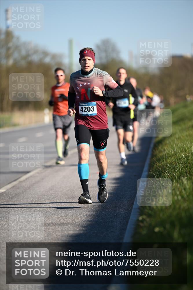 06.04.2025 - 44. Internationalen Wilhelmsburger Insellauf Dr. Thomas Lammeyer http://msf.ph/oto/7550228 06.04.2025 09:21:21 Laufen 4203 meine-sportfotos.de