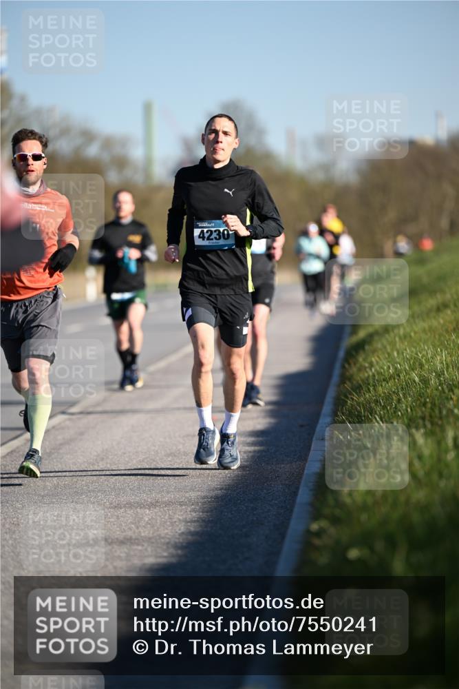06.04.2025 - 44. Internationalen Wilhelmsburger Insellauf Dr. Thomas Lammeyer http://msf.ph/oto/7550241 06.04.2025 09:21:24 Laufen 4230 meine-sportfotos.de