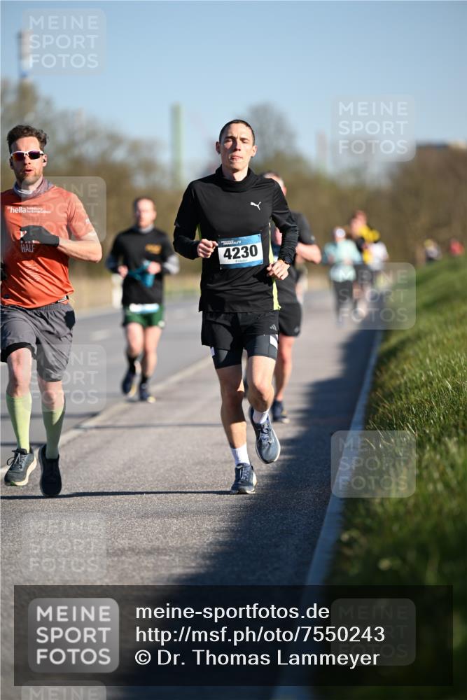 06.04.2025 - 44. Internationalen Wilhelmsburger Insellauf Dr. Thomas Lammeyer http://msf.ph/oto/7550243 06.04.2025 09:21:24 Laufen 4230 meine-sportfotos.de