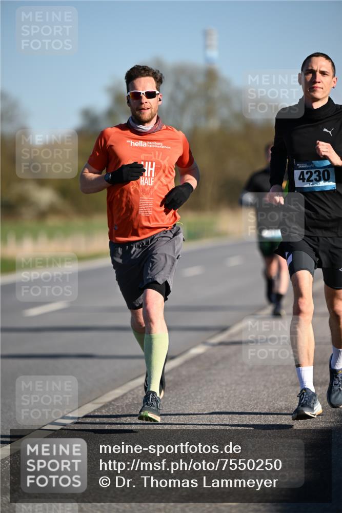 06.04.2025 - 44. Internationalen Wilhelmsburger Insellauf Dr. Thomas Lammeyer http://msf.ph/oto/7550250 06.04.2025 09:21:25 Laufen 30, 4230 meine-sportfotos.de