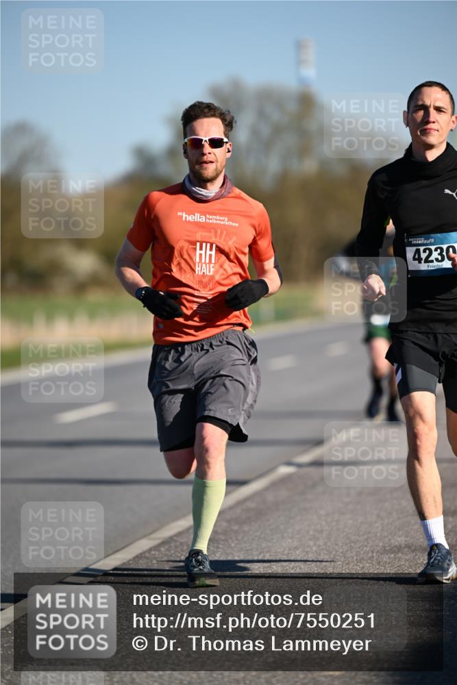 06.04.2025 - 44. Internationalen Wilhelmsburger Insellauf Dr. Thomas Lammeyer http://msf.ph/oto/7550251 06.04.2025 09:21:25 Laufen 30, 4230 meine-sportfotos.de