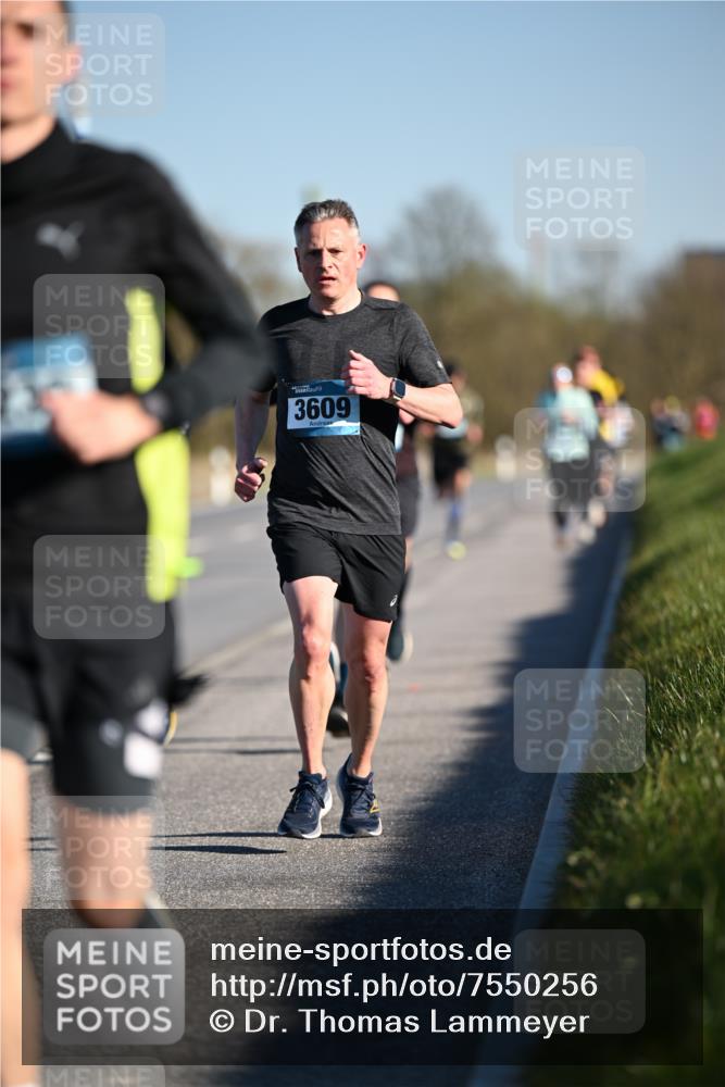06.04.2025 - 44. Internationalen Wilhelmsburger Insellauf Dr. Thomas Lammeyer http://msf.ph/oto/7550256 06.04.2025 09:21:27 Laufen 3609 meine-sportfotos.de