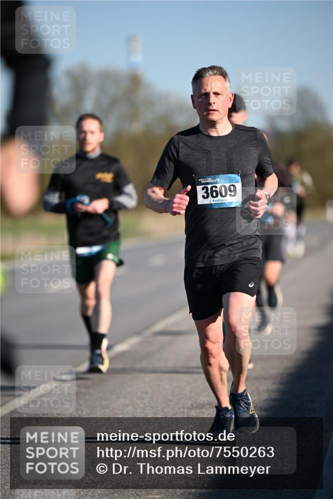 06.04.2025 - 44. Internationalen Wilhelmsburger Insellauf Dr. Thomas Lammeyer http://msf.ph/oto/7550263 06.04.2025 09:21:27 Laufen 3609 meine-sportfotos.de